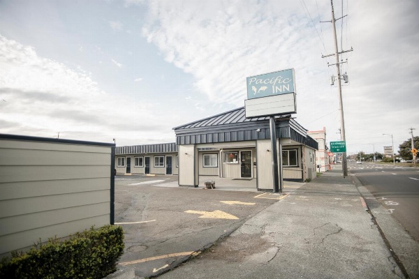 Pacific Inn image 2