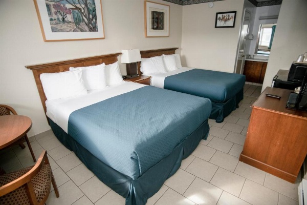 Pacific Inn image 9